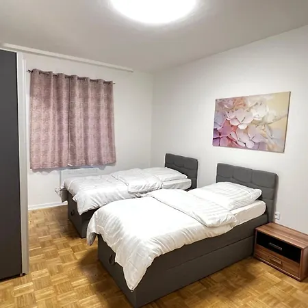 Modern Near Messe & *