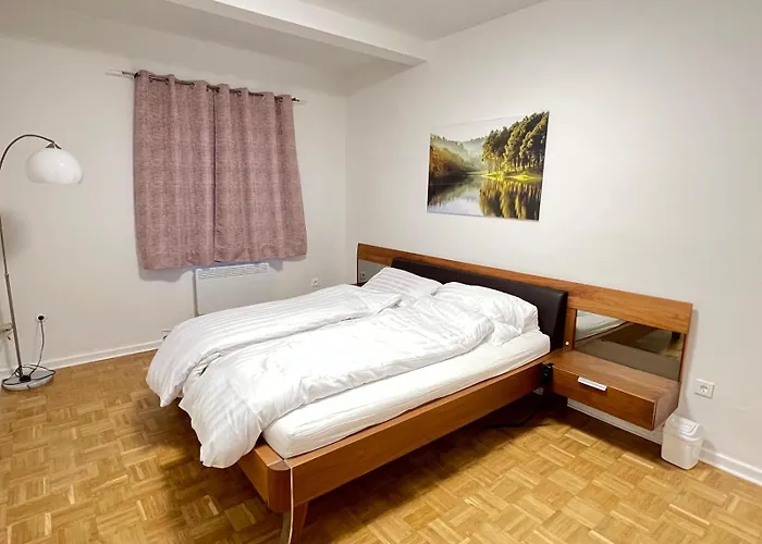 Modern Near Messe & Appartement *